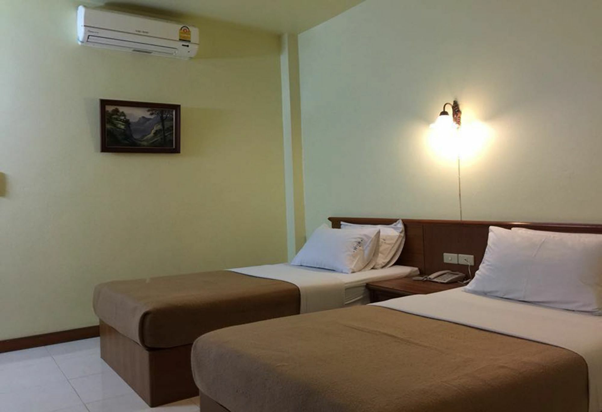 Lisa Chiang Mai Hotel Luaran gambar