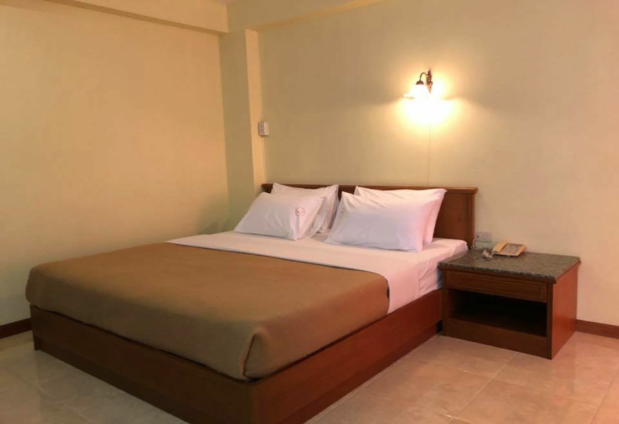 Lisa Chiang Mai Hotel Luaran gambar